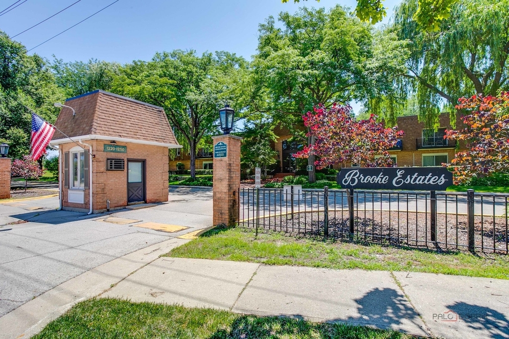 1220 Park Avenue W - Photo 0