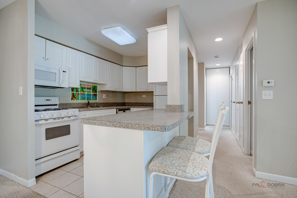1220 Park Avenue W - Photo 7