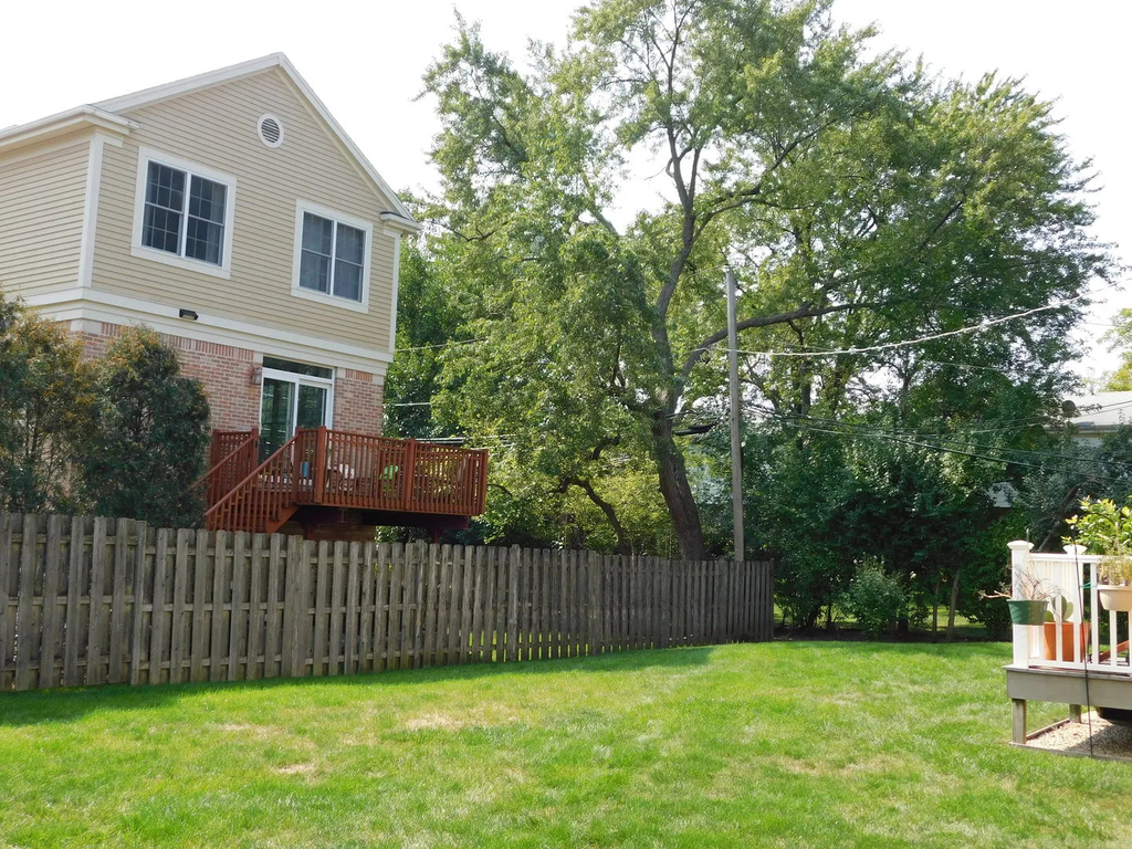 1911 Dewes Street - Photo 17