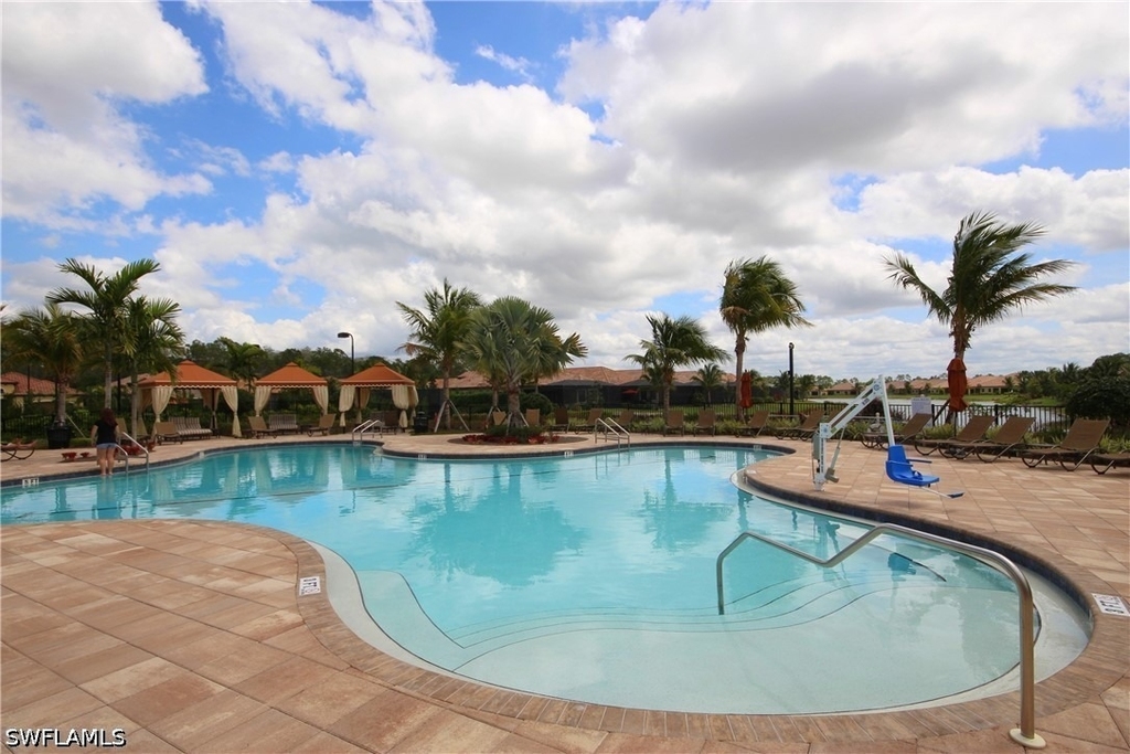 9142 Isla Bella Circle - Photo 37