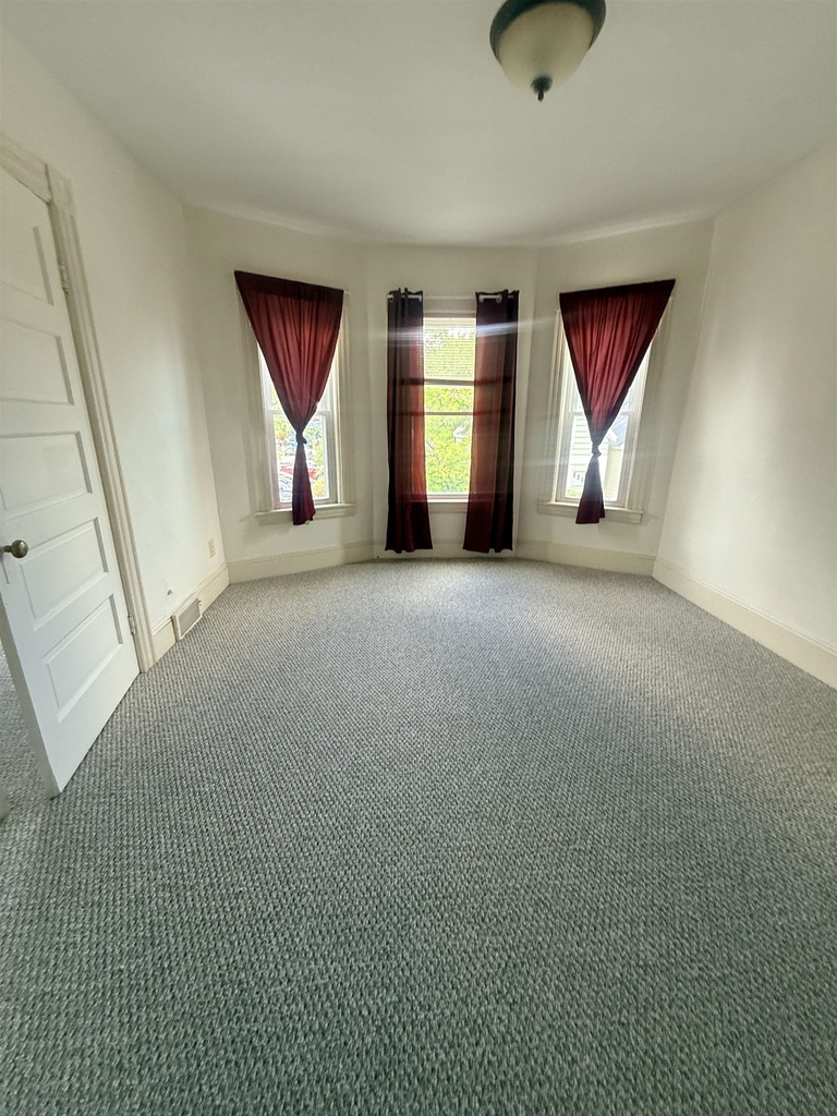 61 Laurel - Photo 4