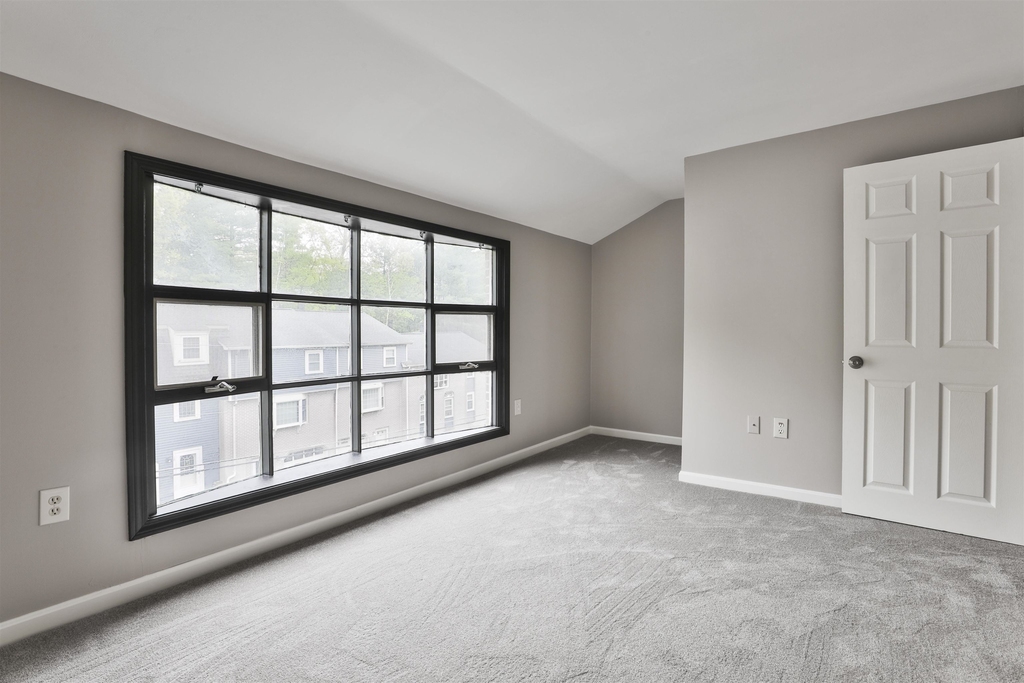 37 Cannongate Iii - Photo 18
