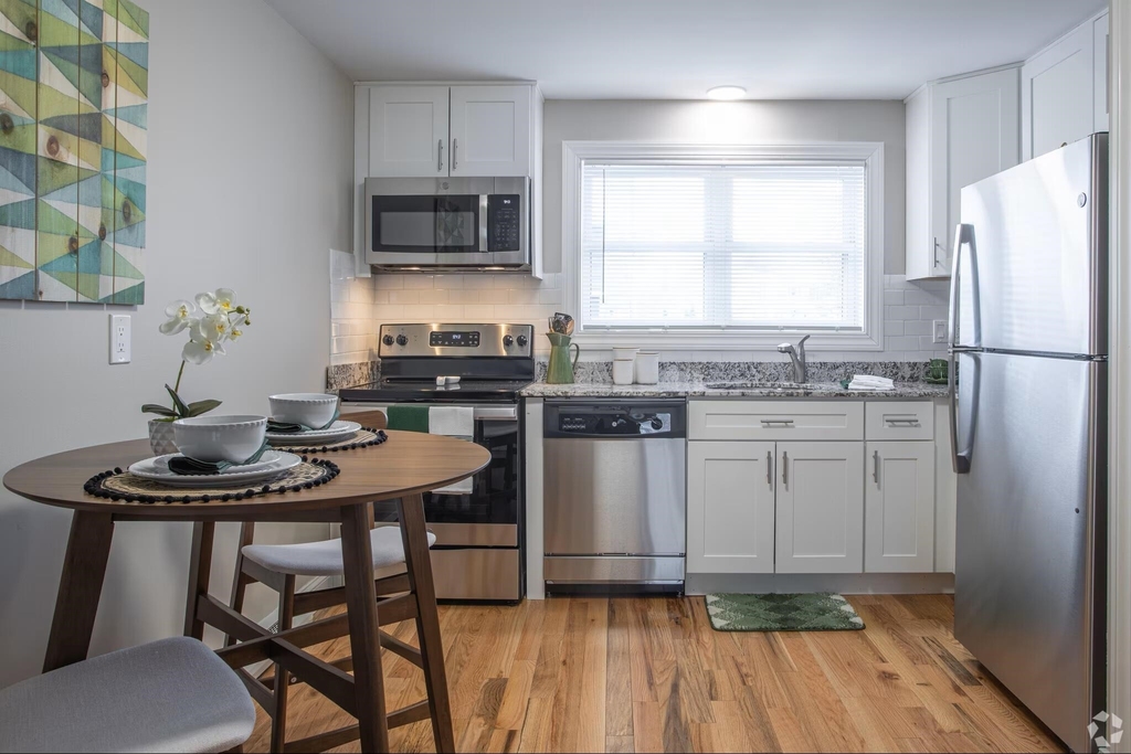 436 Kennard - Photo 1