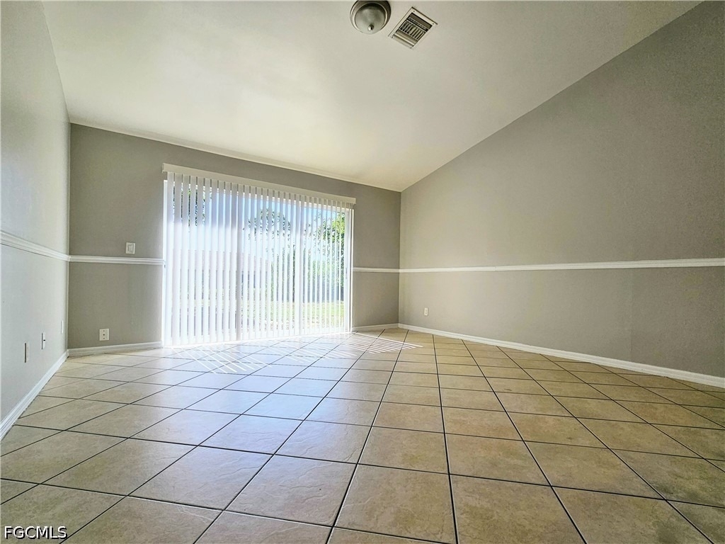 230 Hightower Avenue S - Photo 2