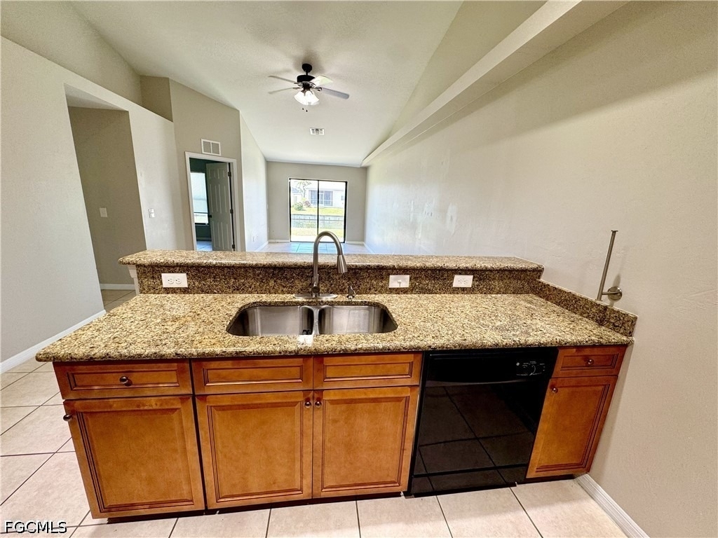 704 Se 6th Terrace - Photo 5