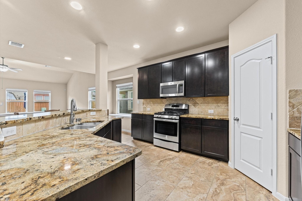 9974 Stone Creek Lane - Photo 11