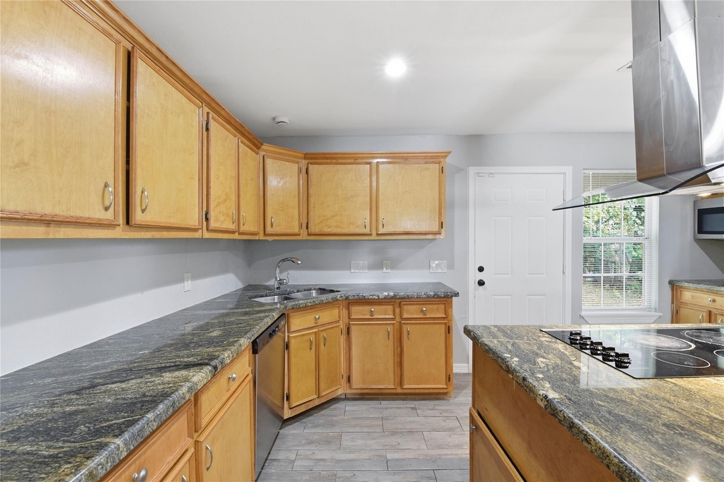 6203 Gaston Street - Photo 9