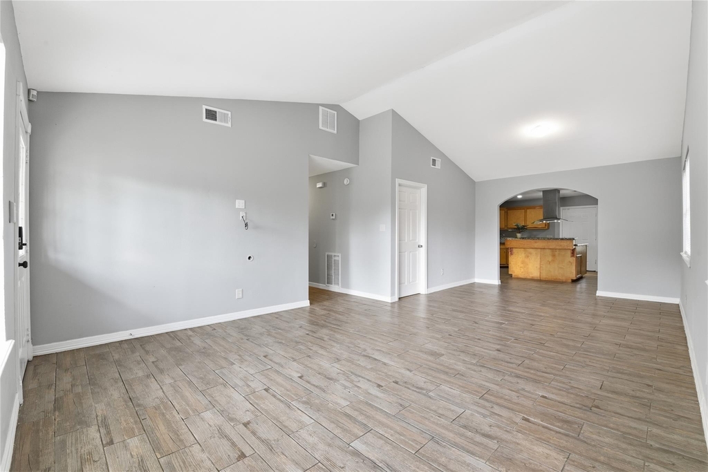 6203 Gaston Street - Photo 3