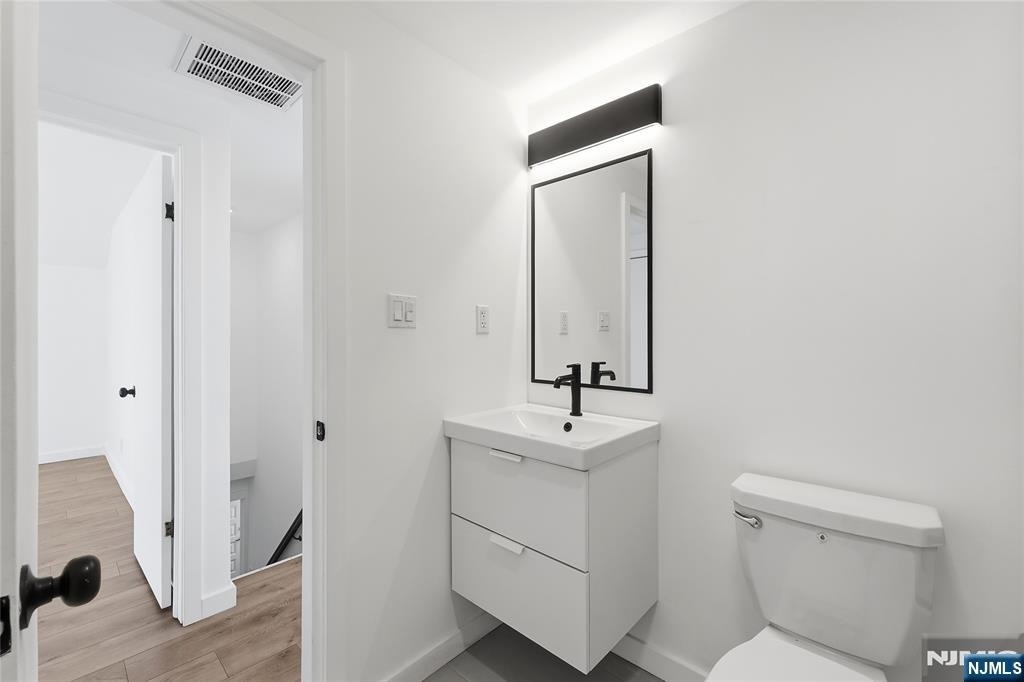73 Macarthur - Photo 6