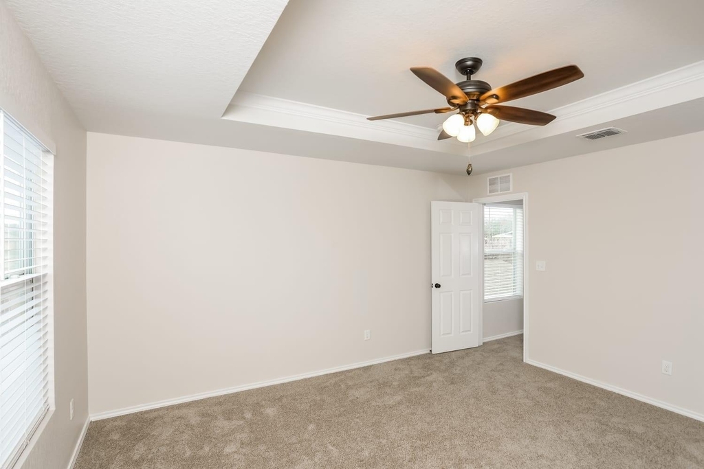 467 Walnut Crest - Photo 5
