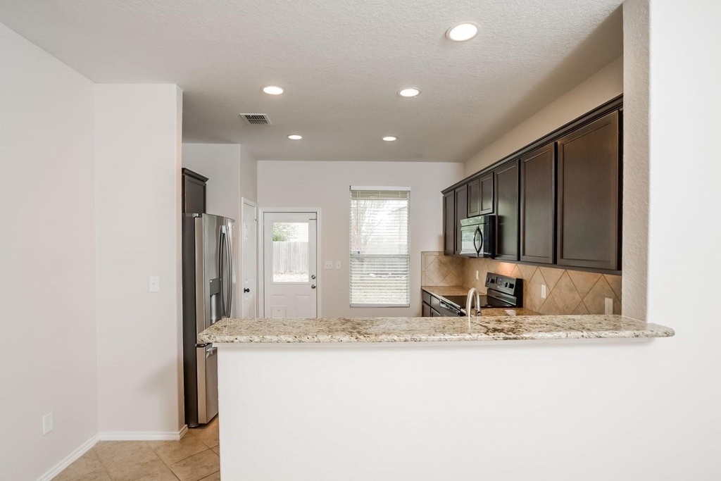 467 Walnut Crest - Photo 4