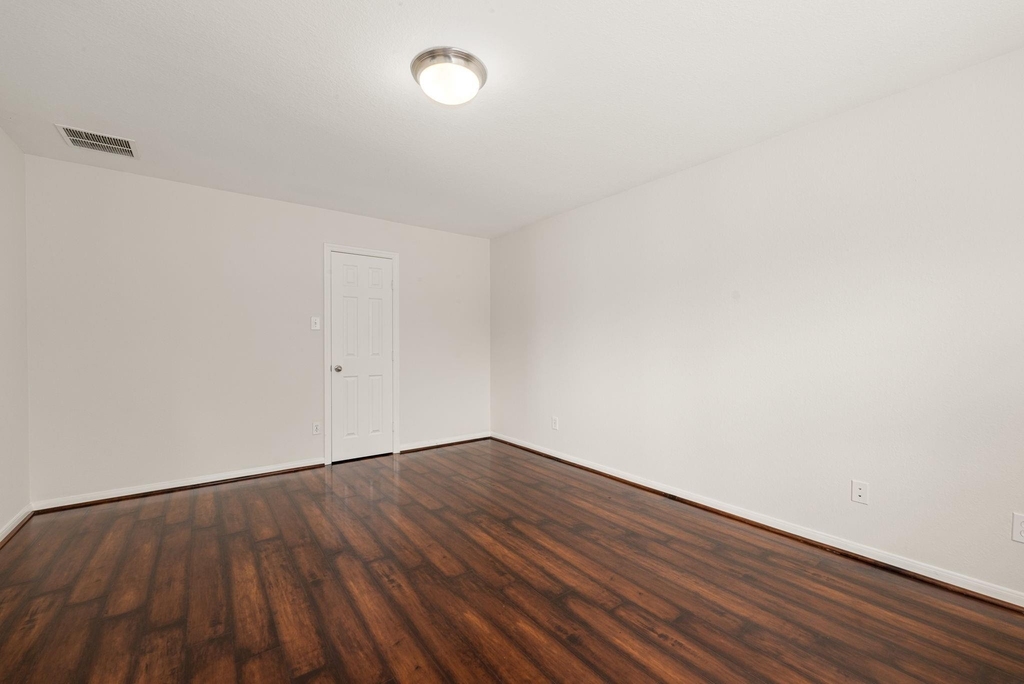 21426 Venture Park Drive - Photo 34