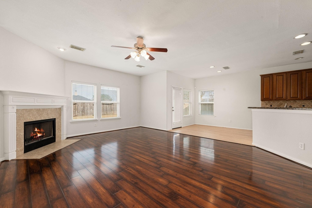 21426 Venture Park Drive - Photo 17