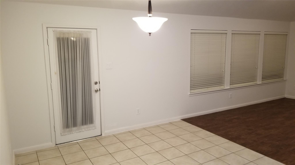 935 Rock Springs Drive - Photo 4