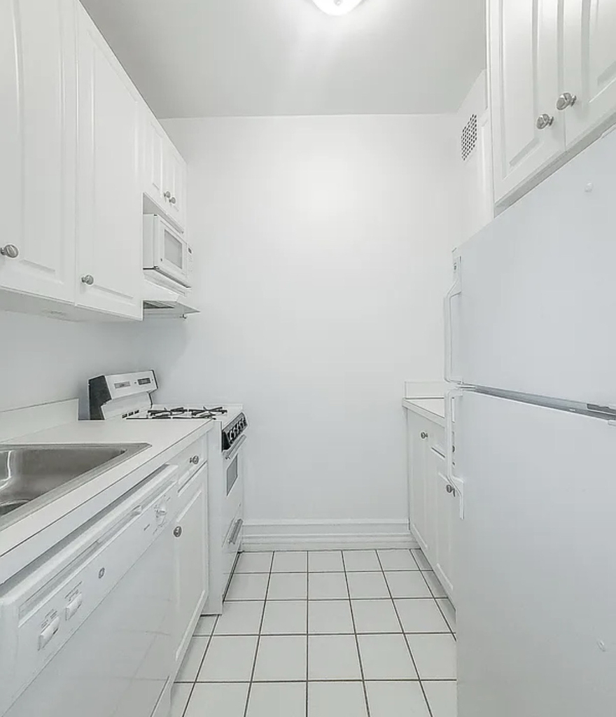 338 East 83rd Street - Photo 2
