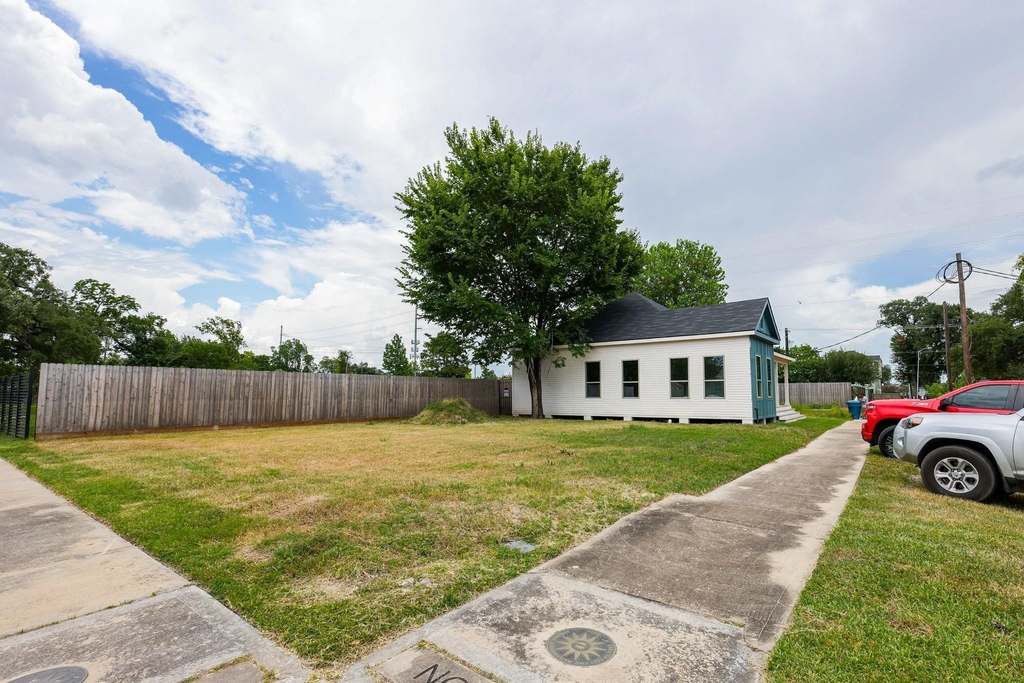 3407 Garrow Street - Photo 17