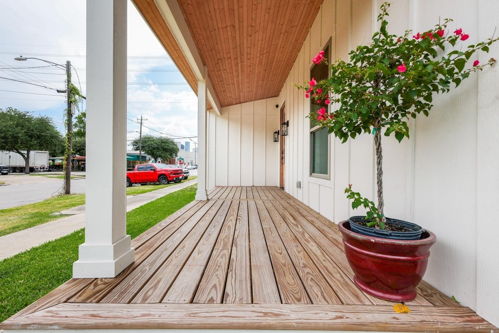 3407 Garrow Street - Photo 1