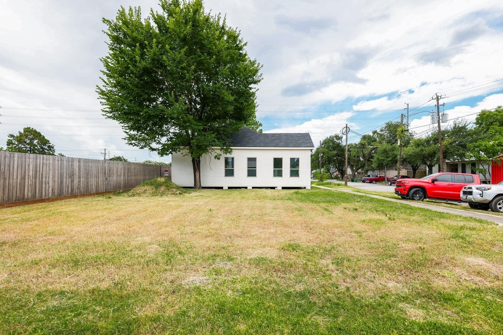 3407 Garrow Street - Photo 18