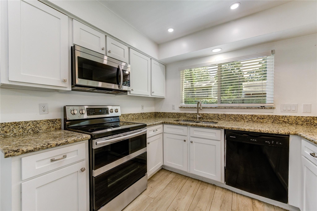 2114 River Village - Photo 17