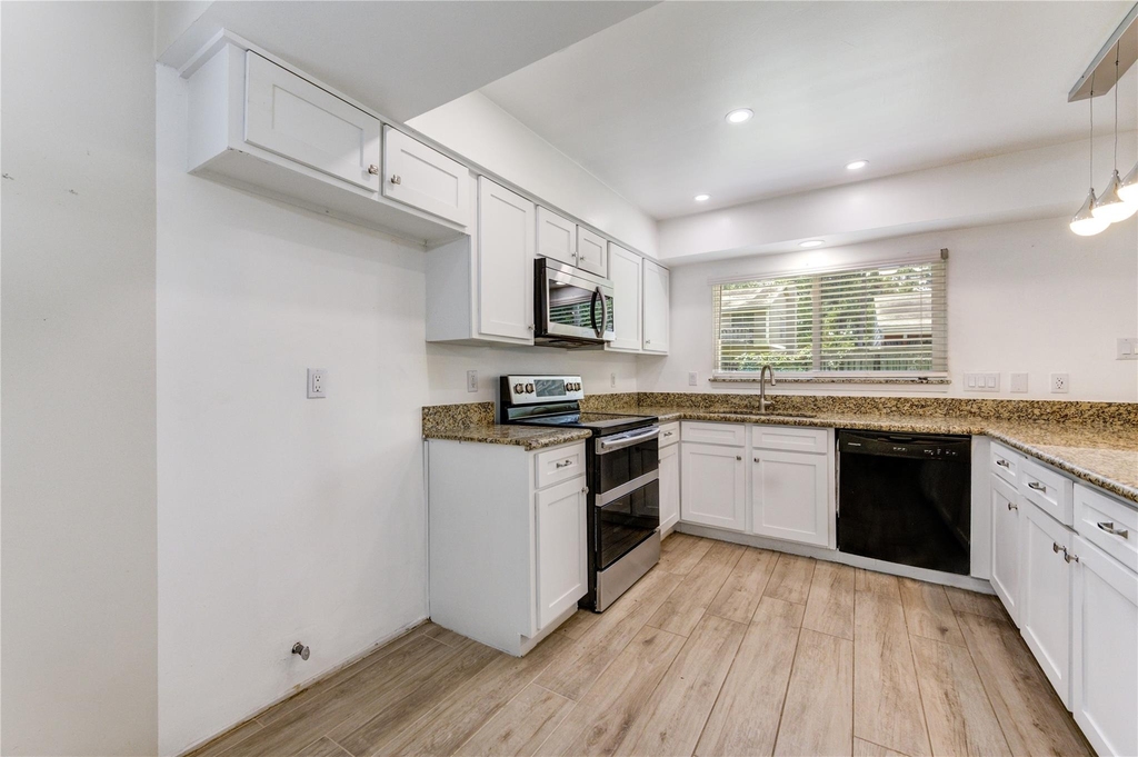 2114 River Village - Photo 15