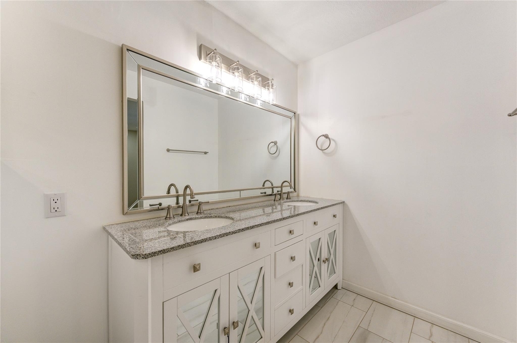 2114 River Village - Photo 32