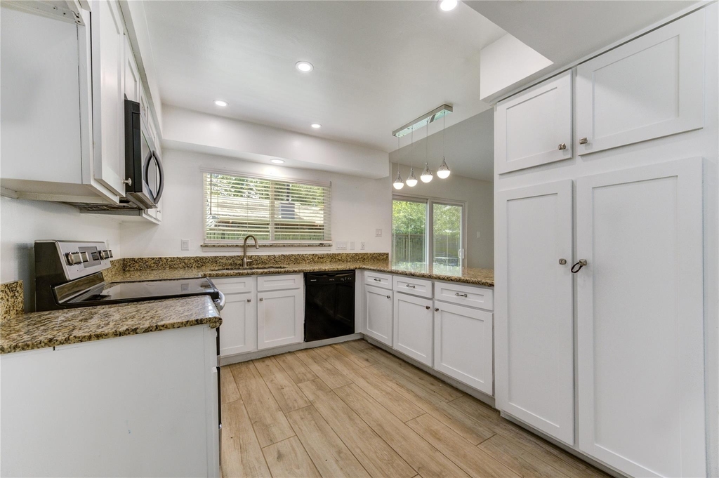 2114 River Village - Photo 18