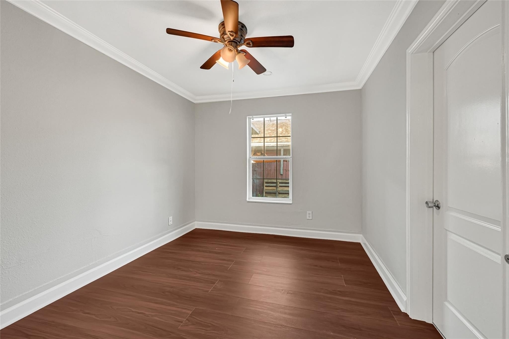 2331 Delafield Street - Photo 9