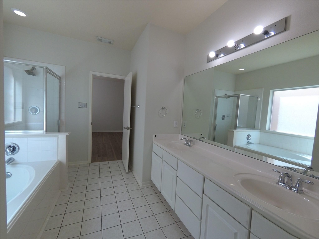 18418 Burgundy Sky Way - Photo 8