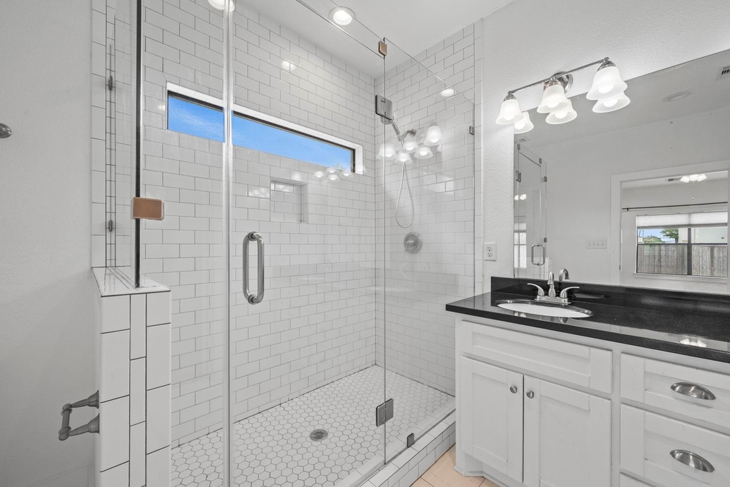 4734 Bell Street - Photo 6