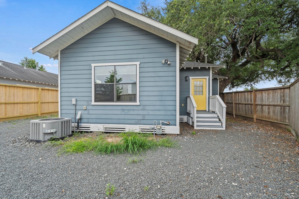 4734 Bell Street - Photo 1