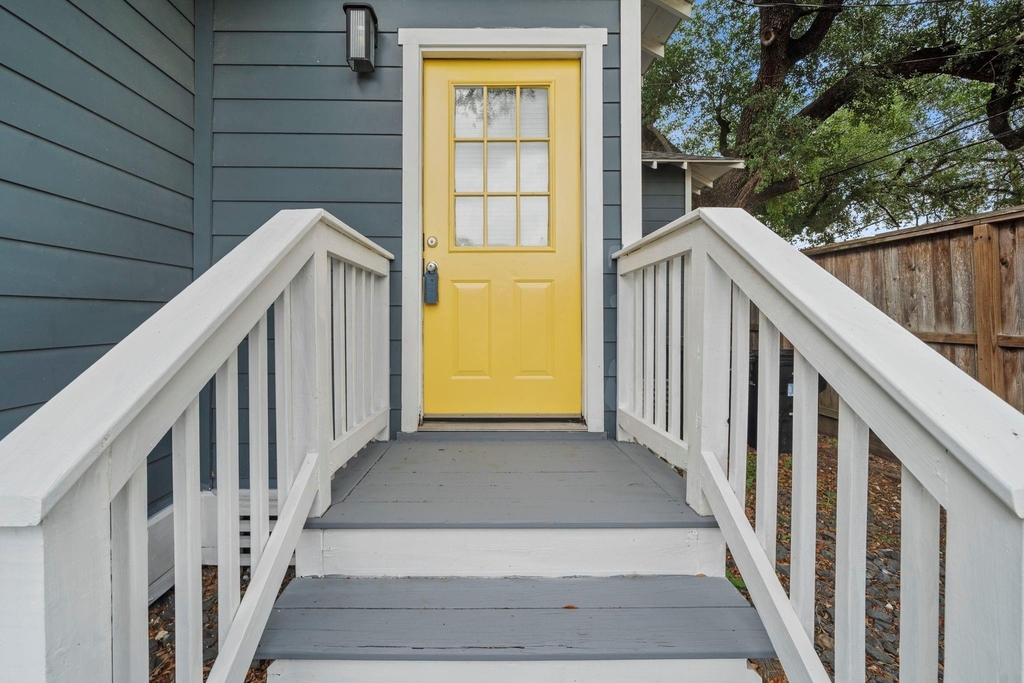 4734 Bell Street - Photo 2