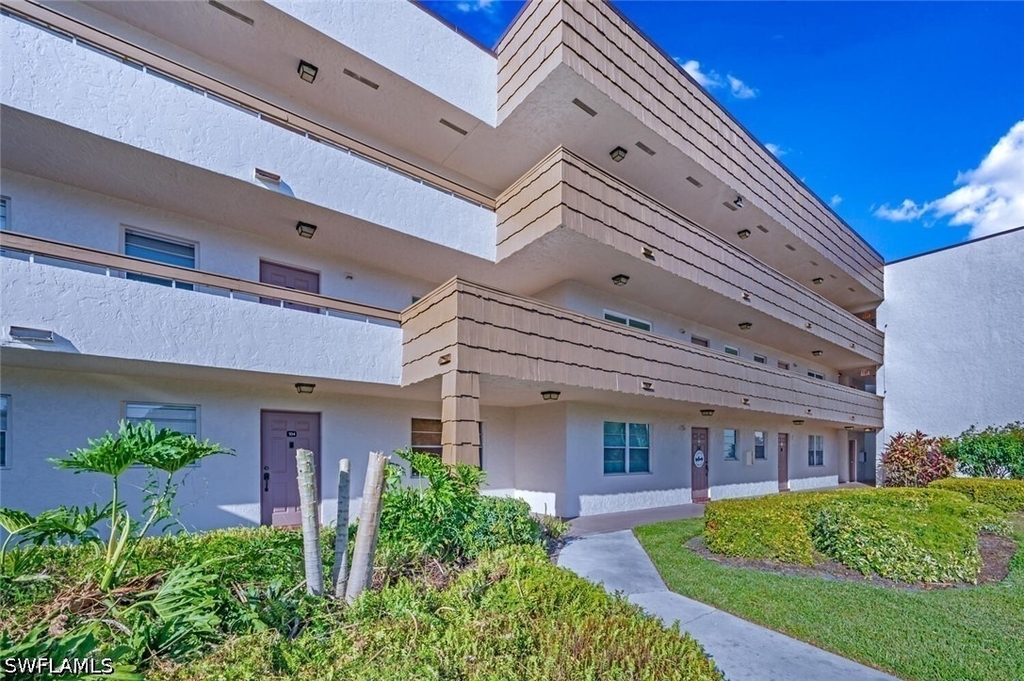 499 Forest Lakes Boulevard - Photo 3