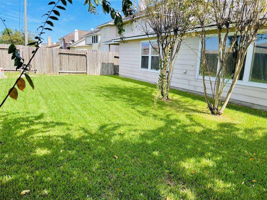 10723 Lake Riata Lane - Photo 24