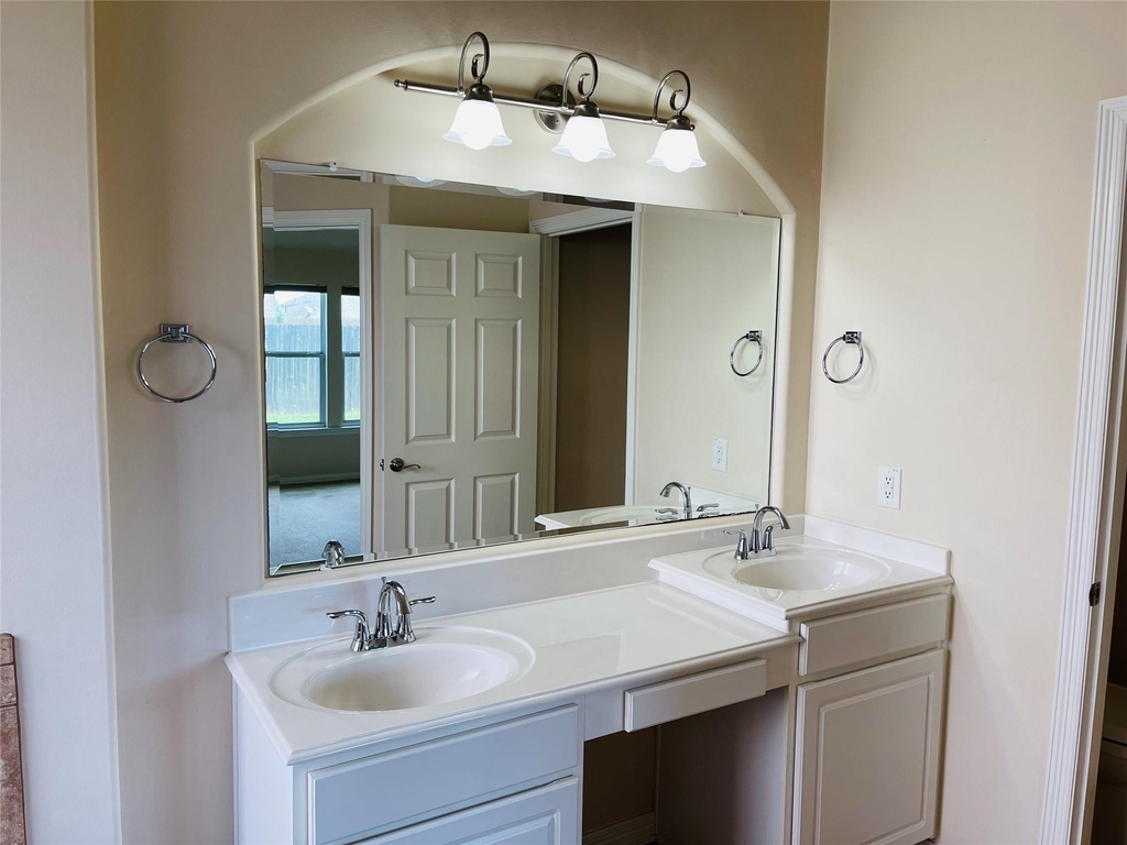10723 Lake Riata Lane - Photo 19