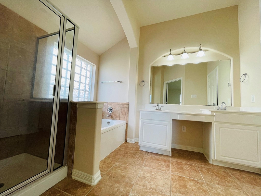 10723 Lake Riata Lane - Photo 20