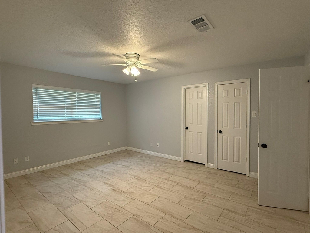 5525 Main Street - Photo 14