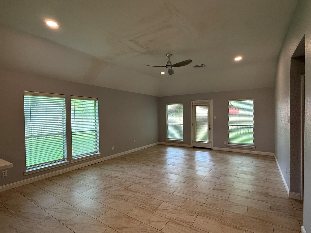 5525 Main Street - Photo 6