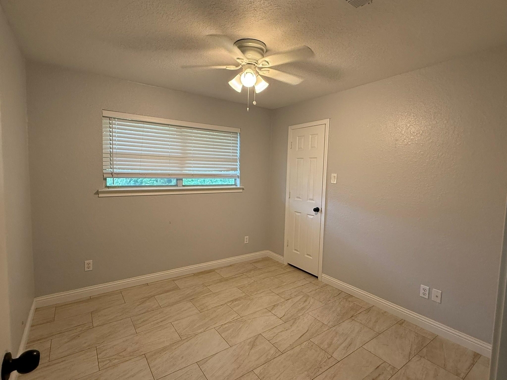 5525 Main Street - Photo 21