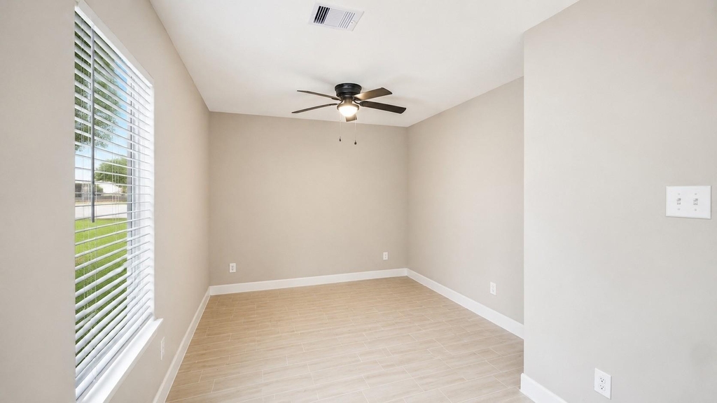 1206-b Pinewood Lane - Photo 5