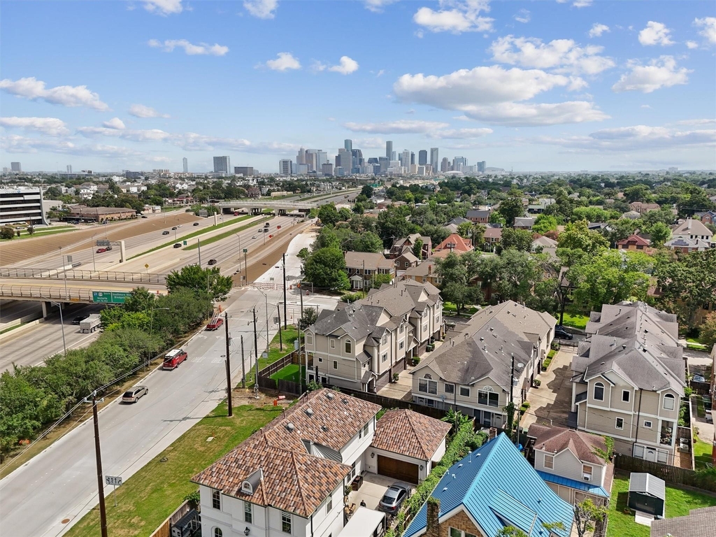 2402 Calumet Street - Photo 18