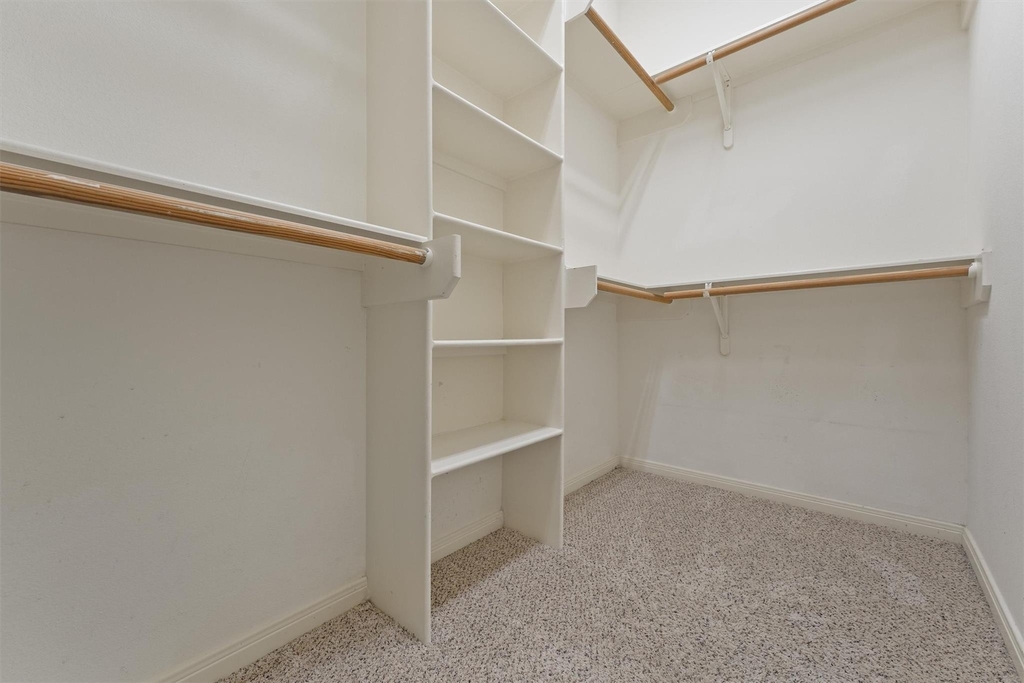 2402 Calumet Street - Photo 7