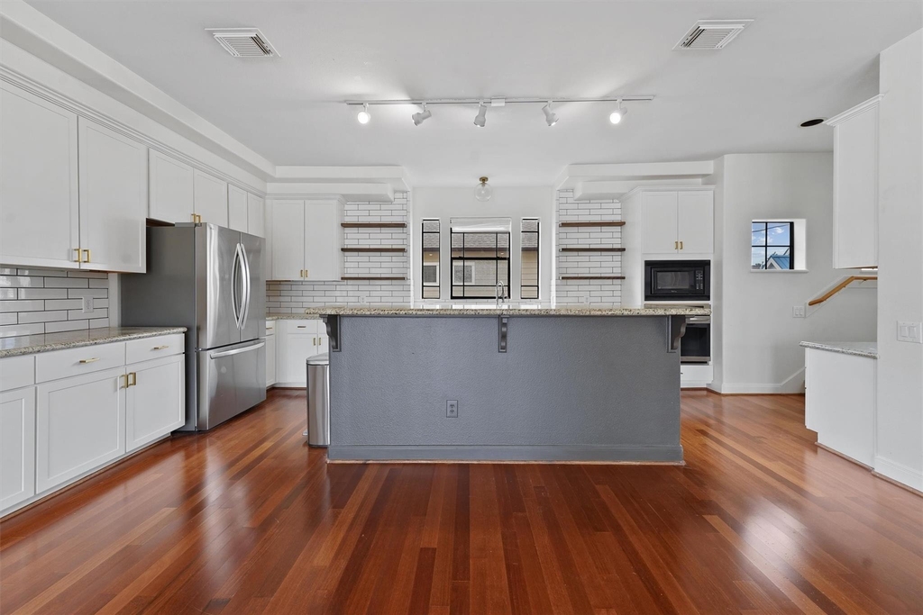 2402 Calumet Street - Photo 4
