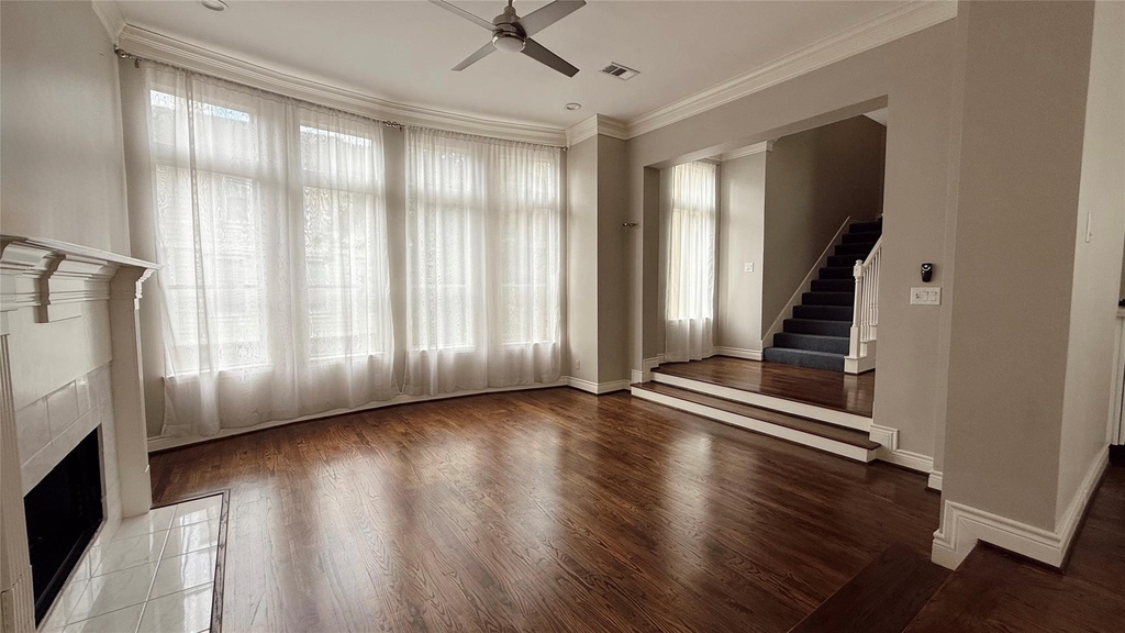 1107 Marconi Street - Photo 0