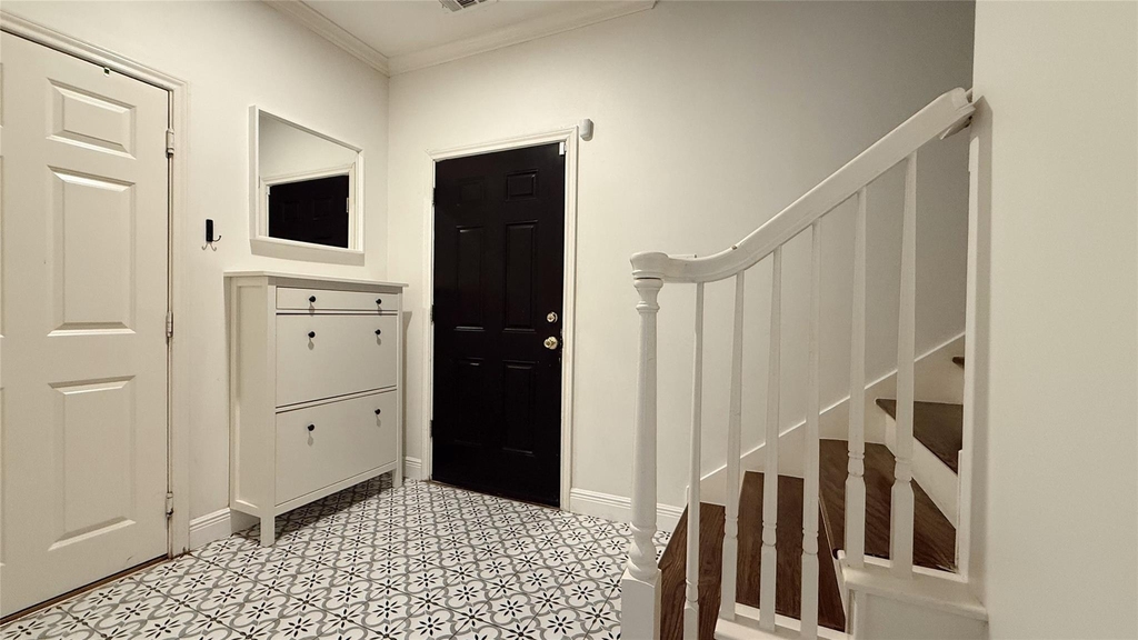 1107 Marconi Street - Photo 2