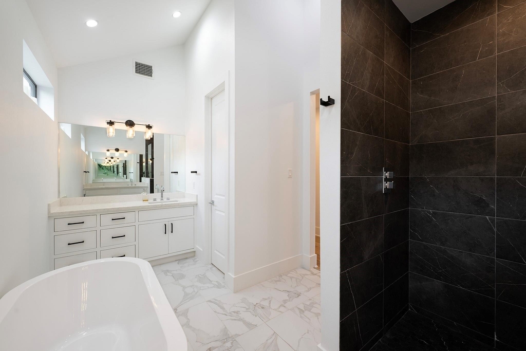 823 Aurora Street - Photo 18