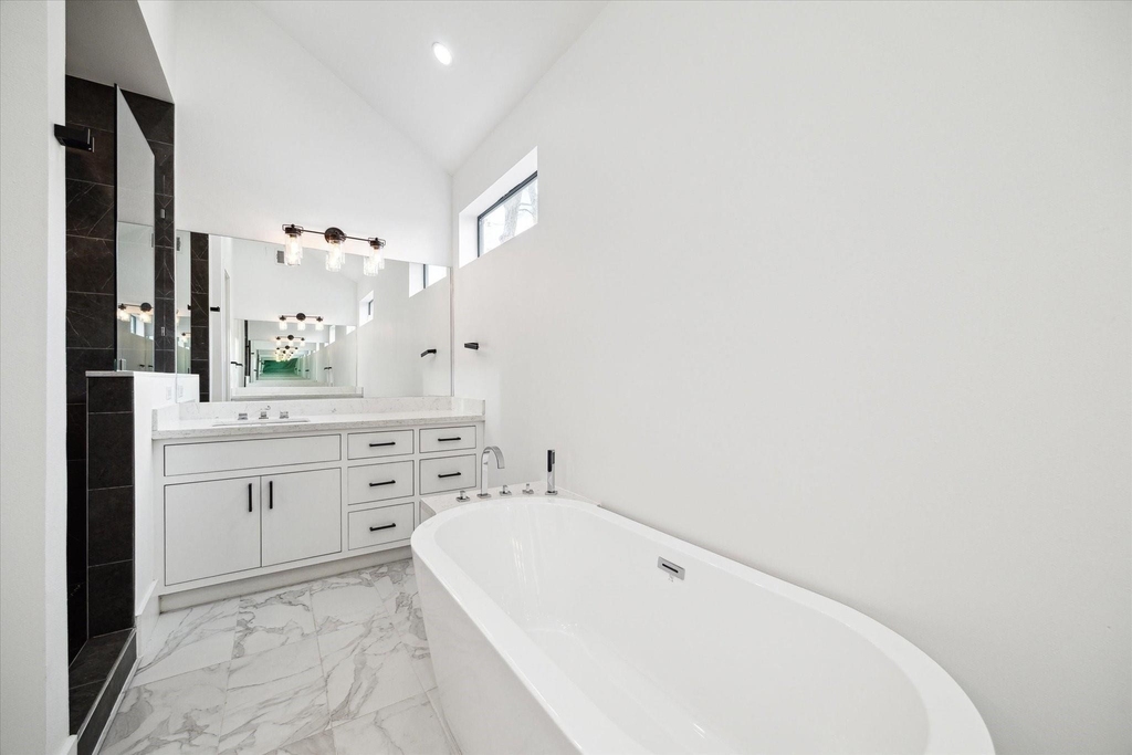 823 Aurora Street - Photo 10