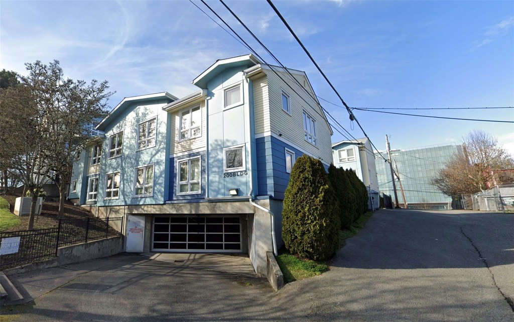 3125 Oakes Avenue - Photo 5