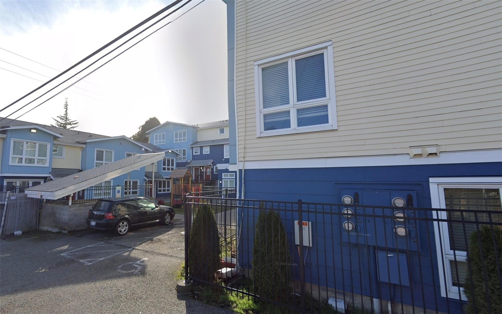 3125 Oakes Avenue - Photo 4
