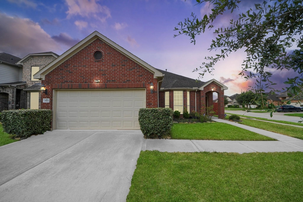 1902 Argos Drive - Photo 3
