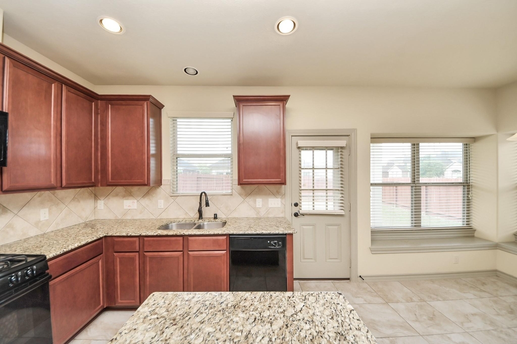 1902 Argos Drive - Photo 24
